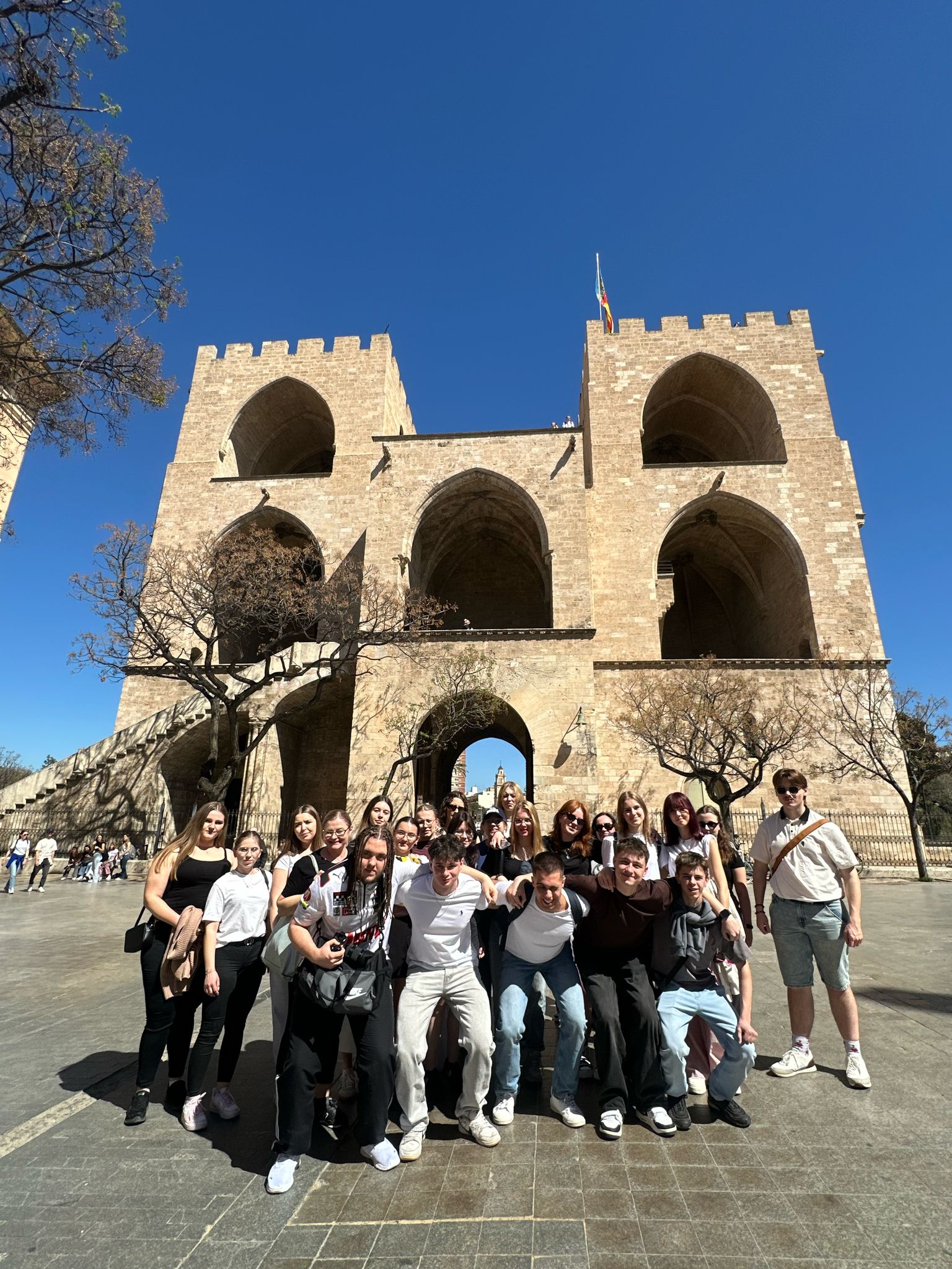 Nauka, poznawanie świata  i  języka  oraz  relaks = Erasmus+  w  Walencji.